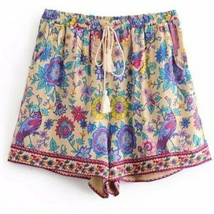 Paradise Found Shorts Lovebird